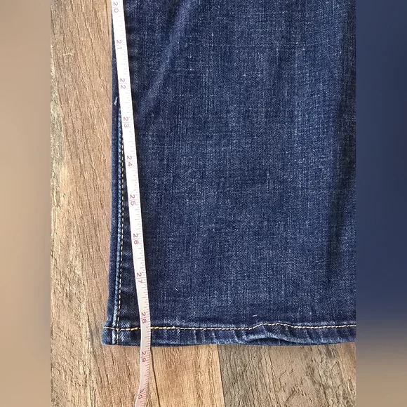 Levi's Size 16W Womens Dark Wash Blue Jeans Straight Cut - Picture 8 of 10